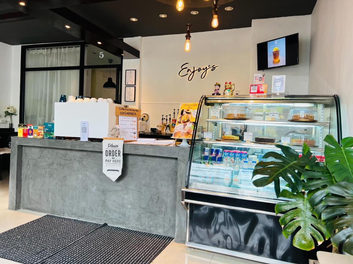 Enjoy'S Beach House & Cafe' Ban Karon Экстерьер фото