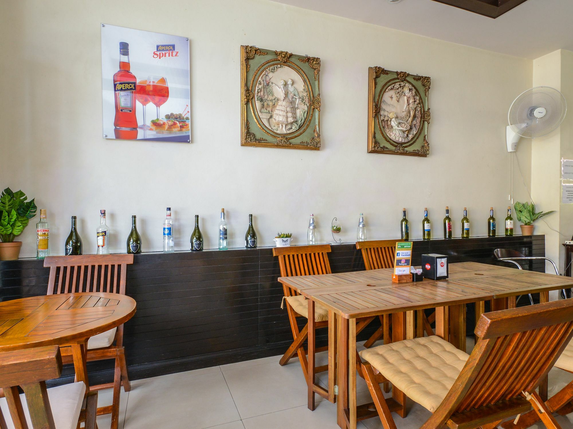 Enjoy'S Beach House & Cafe' Ban Karon Экстерьер фото