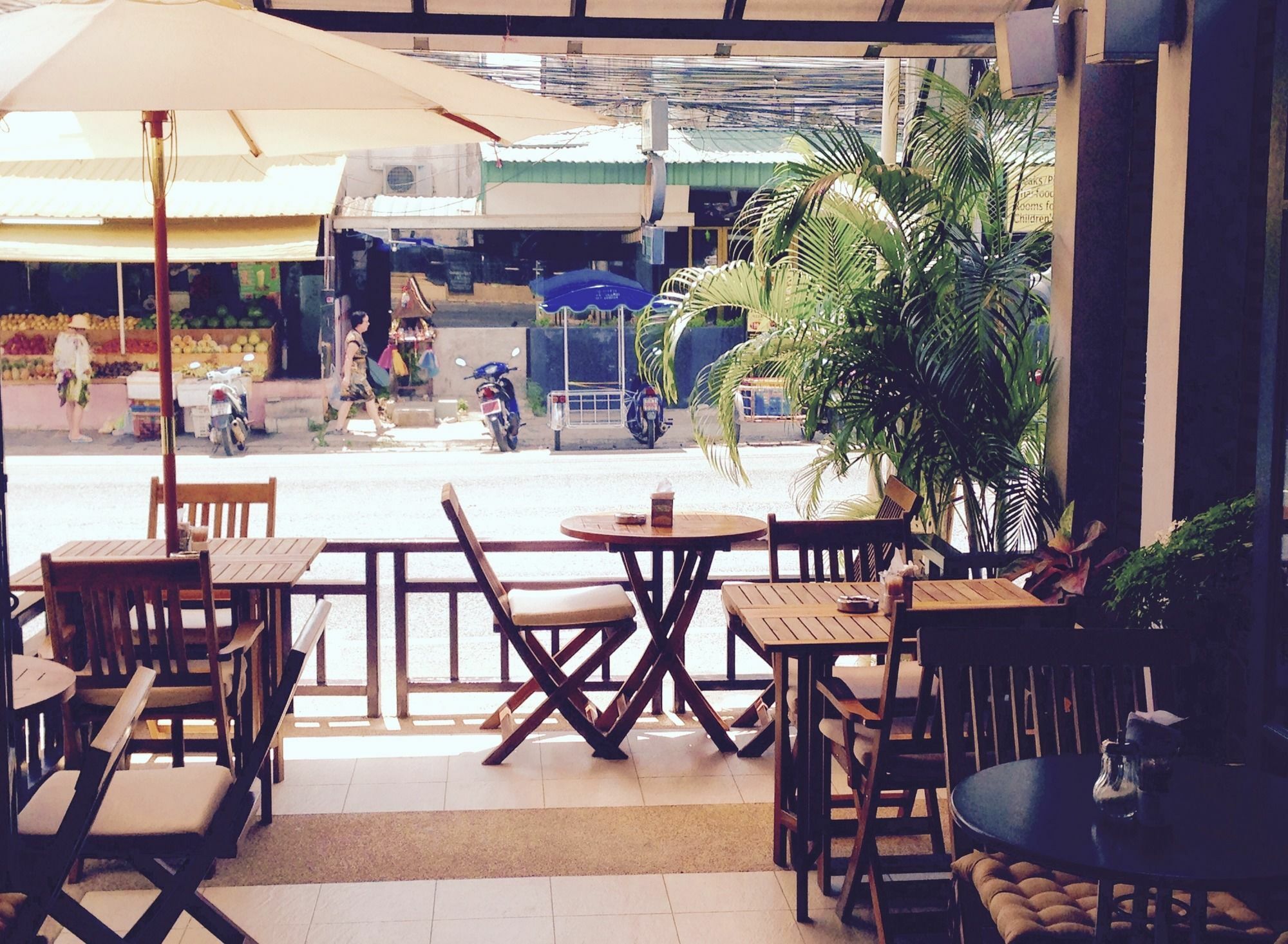 Enjoy'S Beach House & Cafe' Ban Karon Экстерьер фото