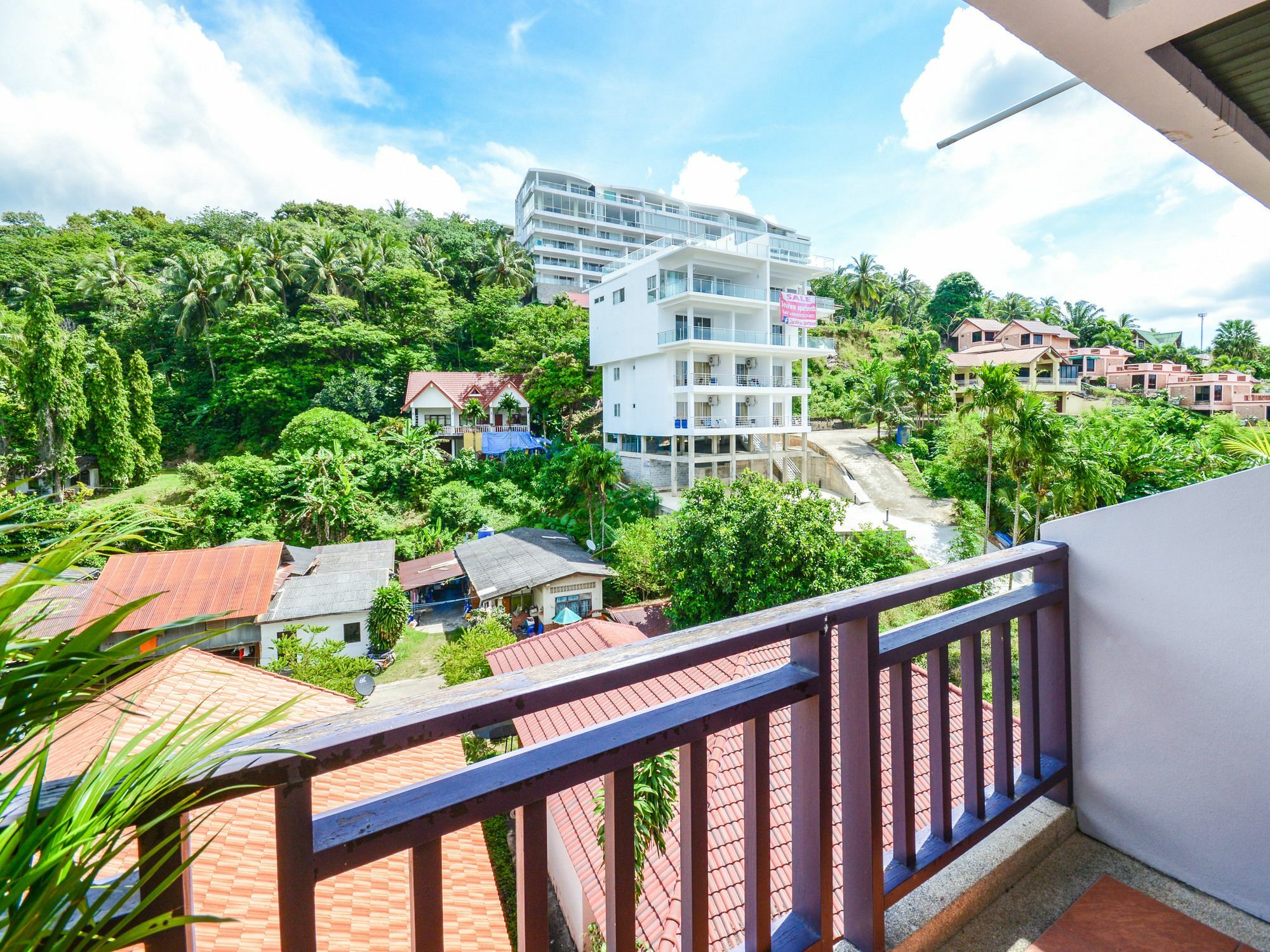 Enjoy'S Beach House & Cafe' Ban Karon Экстерьер фото