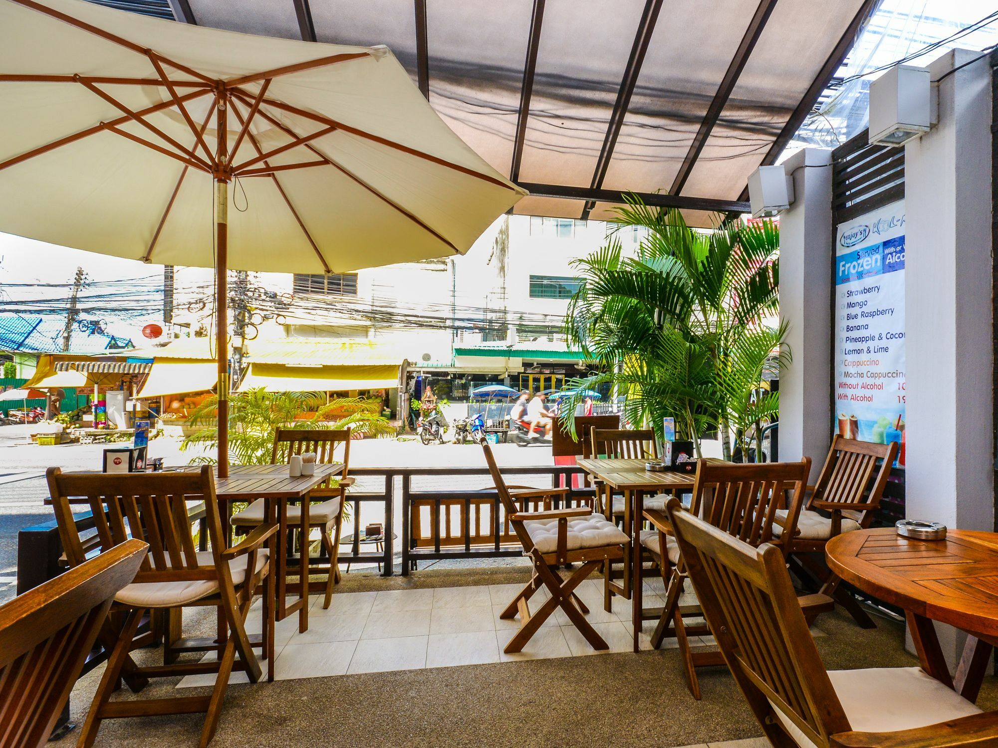 Enjoy'S Beach House & Cafe' Ban Karon Экстерьер фото
