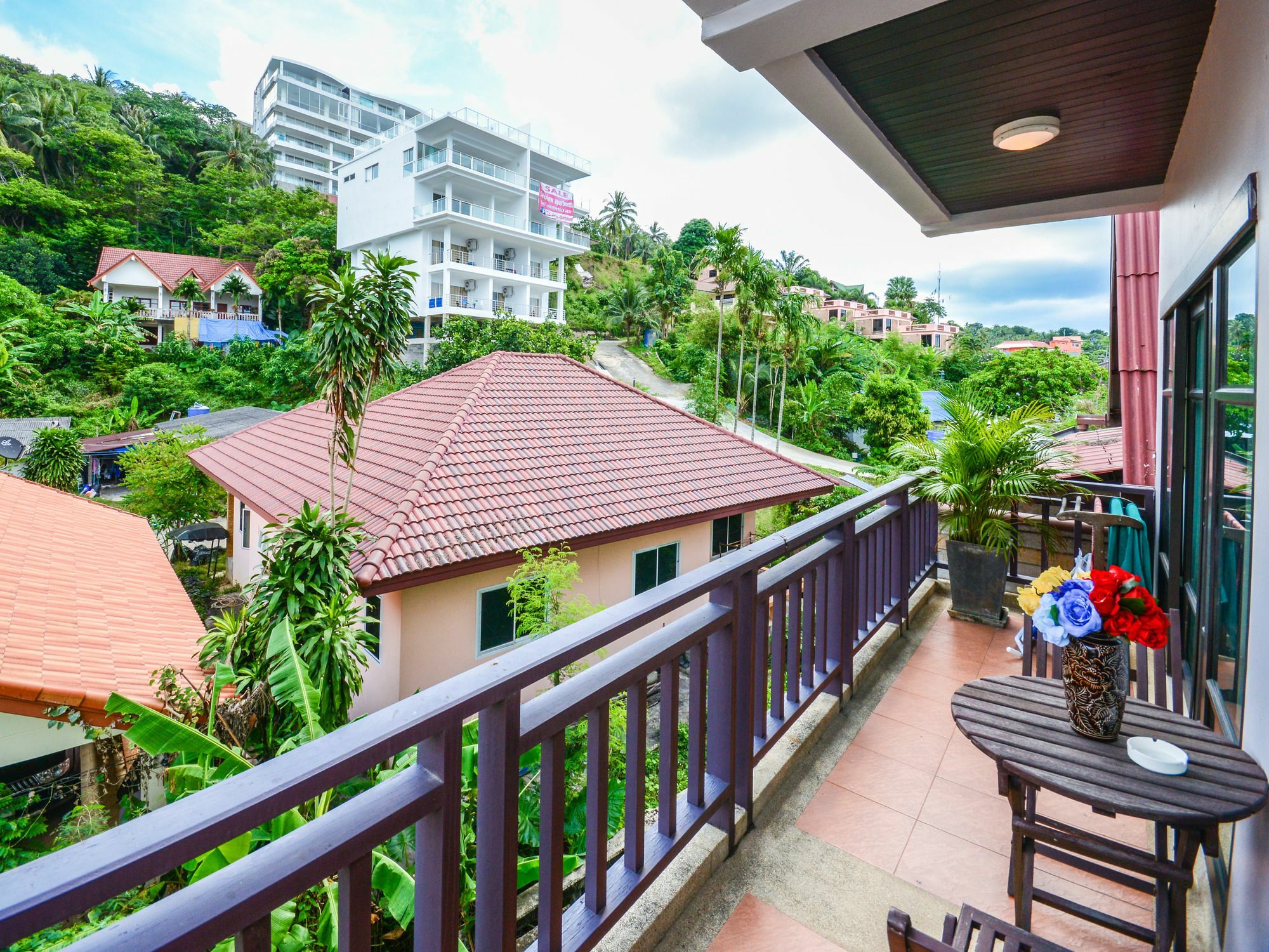 Enjoy'S Beach House & Cafe' Ban Karon Экстерьер фото
