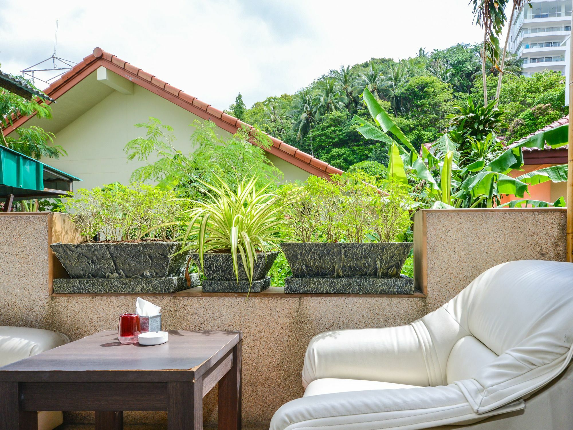 Enjoy'S Beach House & Cafe' Ban Karon Экстерьер фото